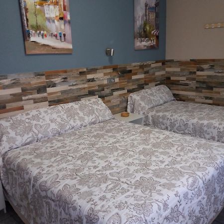 Hostal La Pilarica Paterna Eksteriør bilde