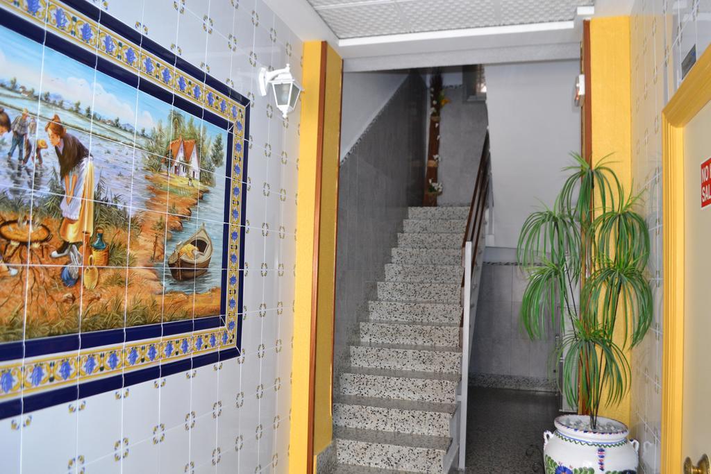 Hostal La Pilarica Paterna Eksteriør bilde