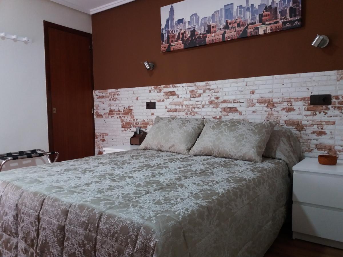 Hostal La Pilarica Paterna Eksteriør bilde