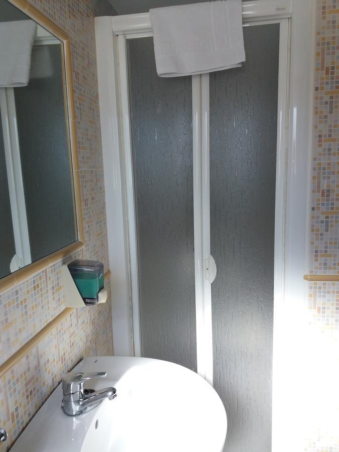 Hostal La Pilarica Paterna Eksteriør bilde