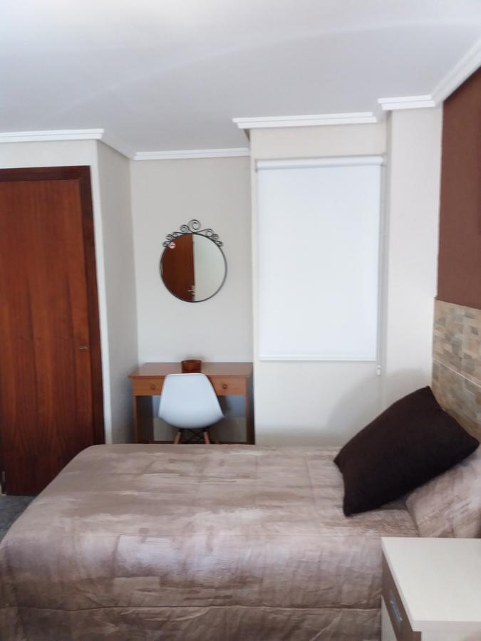 Hostal La Pilarica Paterna Eksteriør bilde