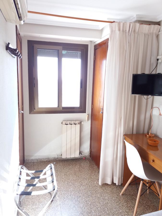 Hostal La Pilarica Paterna Eksteriør bilde