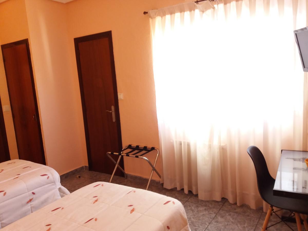 Hostal La Pilarica Paterna Eksteriør bilde